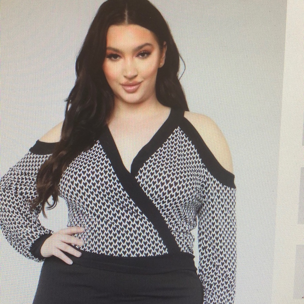 Black and white diamond top